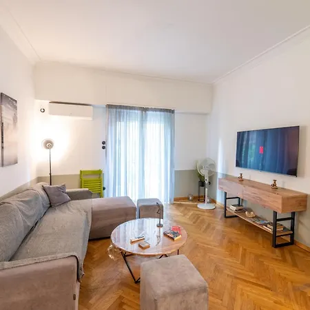 Entire Apartment - Heart Of Athènes Extérieur photo