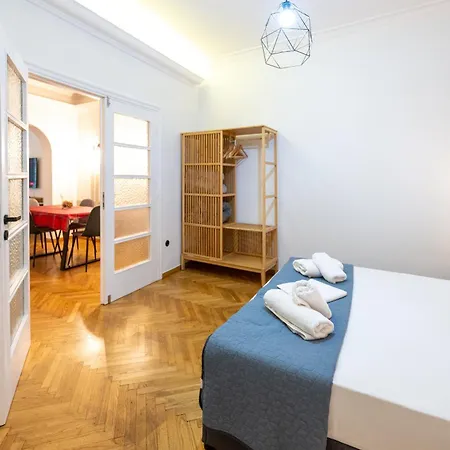 Entire Apartment - Heart Of Athènes Extérieur photo