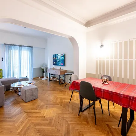 Entire Apartment - Heart Of Athènes Extérieur photo